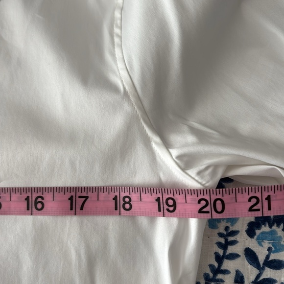 Theory Fitted Shirt in Good Cotton, Large - Picture 11 of 11